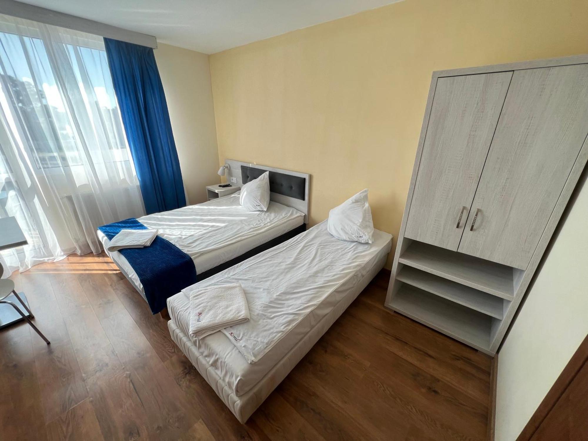 Dom Wczasowy Koral Dziwnow Bagian luar foto