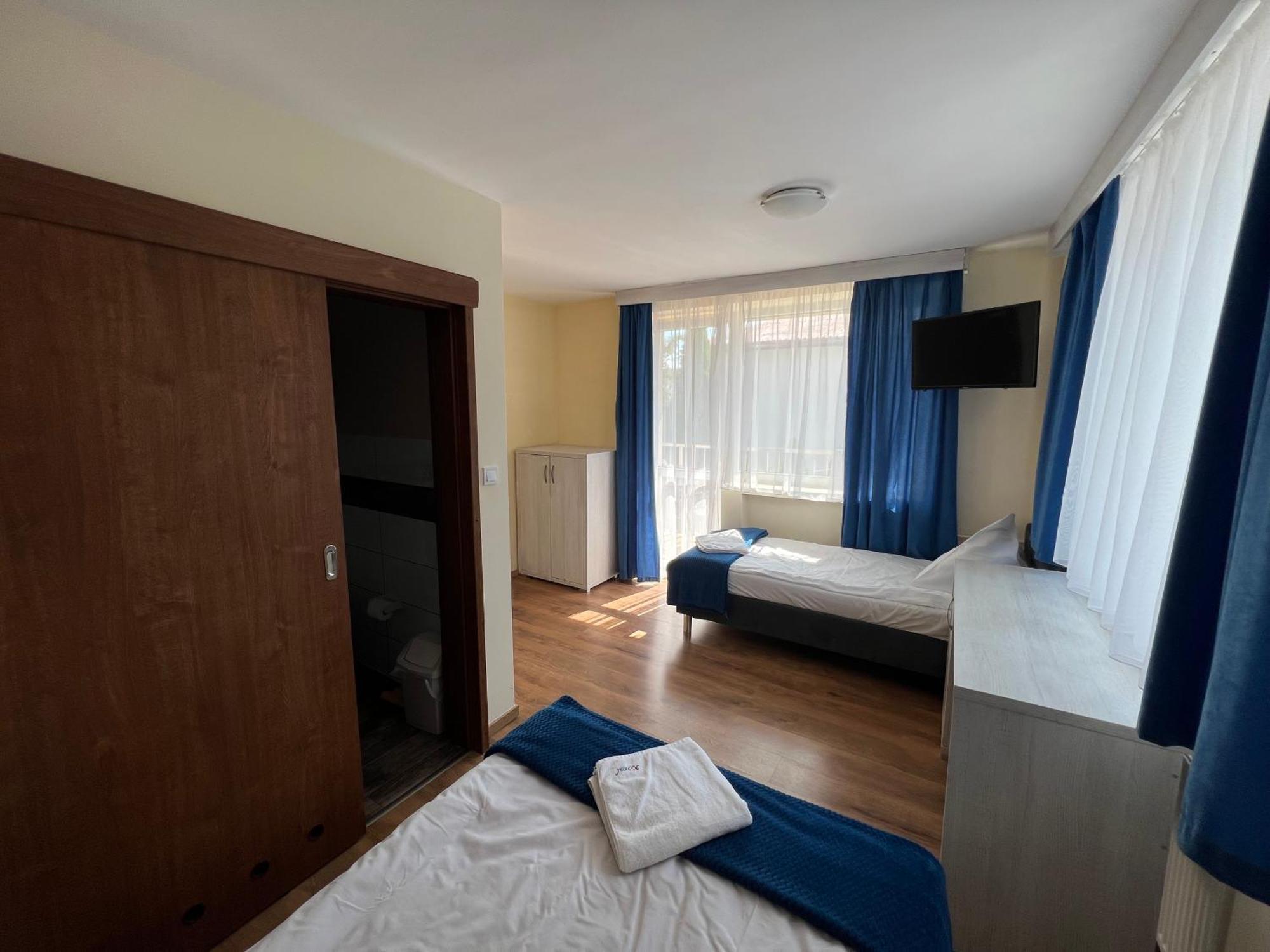 Dom Wczasowy Koral Dziwnow Bagian luar foto